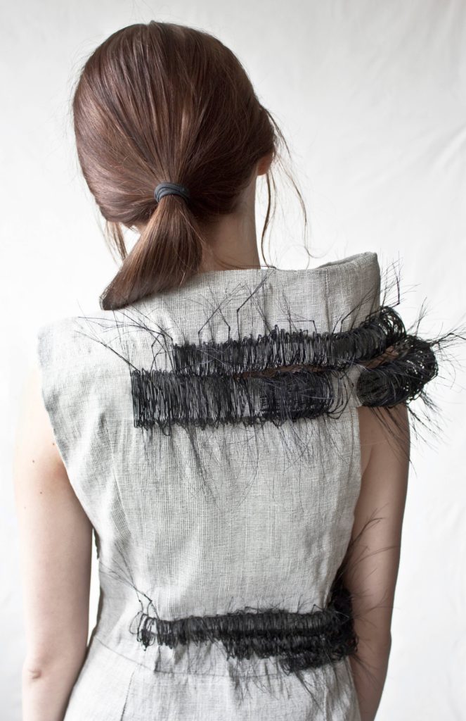 Marianne Kemp - dress Curly Locks - detail back handwoven dress with horsehair